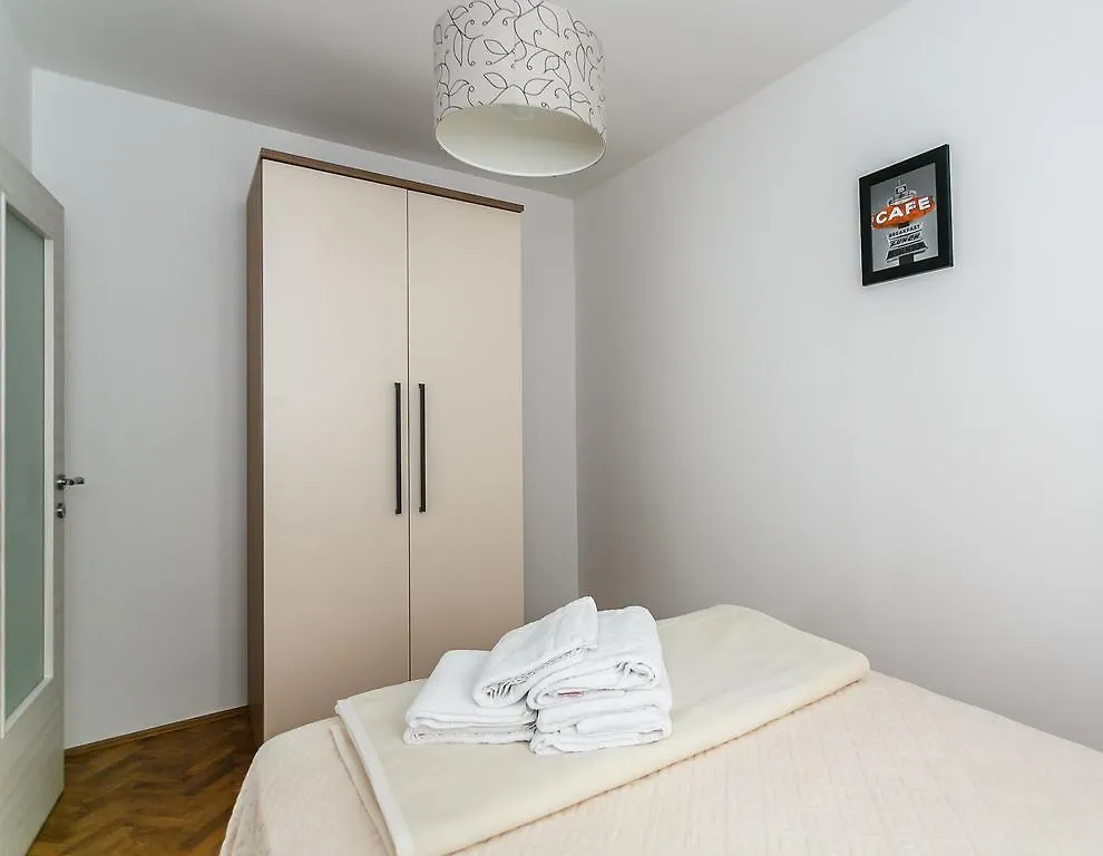 Apartment Zdravko A4 Krk Town 0*,